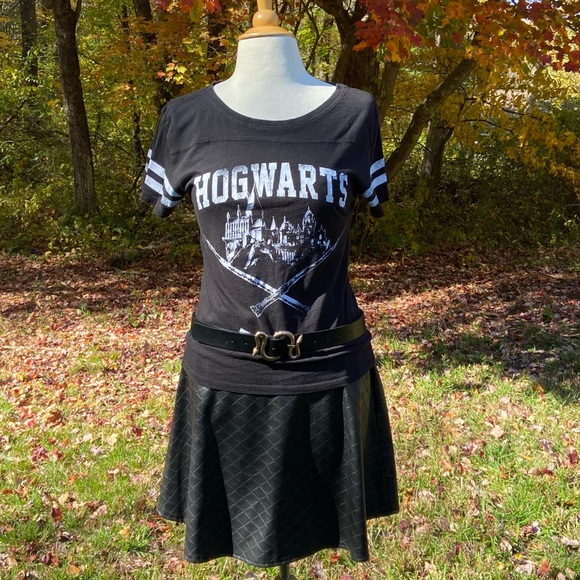 Hogwarts T-shirt *FREE w/ Purchase* - Picture 3 of 5